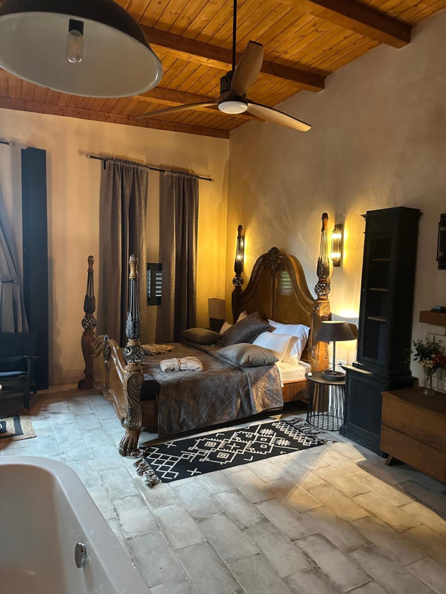 Hotel Dona Castle Tiberiade Esterno foto